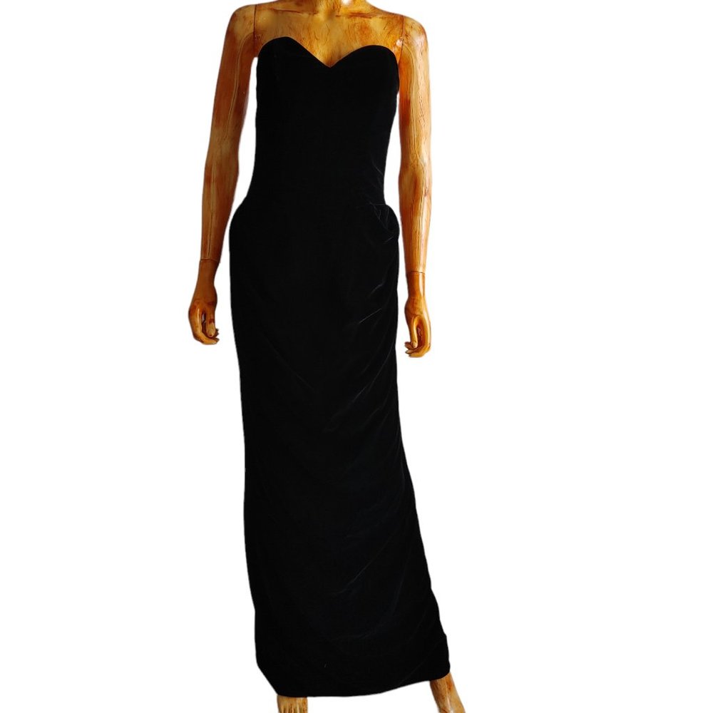 GALLERY OF WEARABLE ART rare vintage black velvet strapless gown